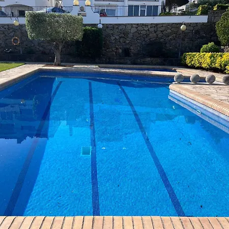 Bonito Con Vistas Al Mar Y Piscina Apartment *